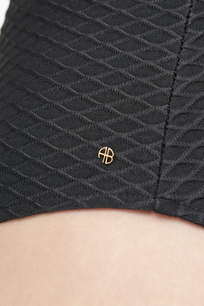 Jace One Piece Black