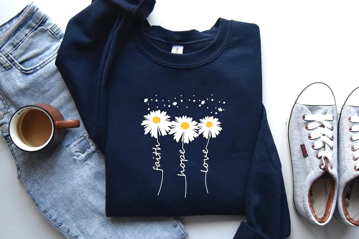 Women Crewneck Daisy Print Long Sleeve Sweatshirts Faith-Hope-Love Graphic Tops Regular Fit Sweatshirt