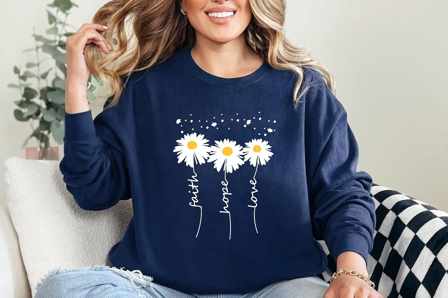 Women Crewneck Daisy Print Long Sleeve Sweatshirts Faith-Hope-Love Graphic Tops Regular Fit Sweatshirt