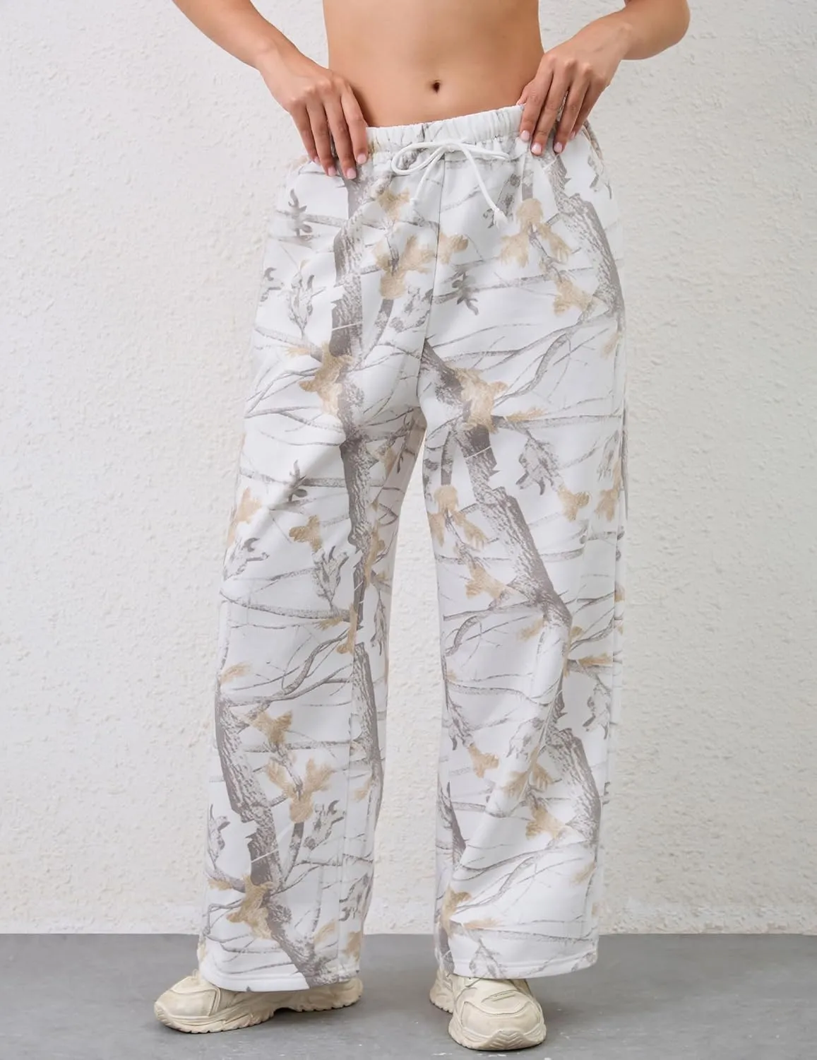 Women Wide Leg Camo Sweatpants High Waisted Drawstring Baggy Jogger Fleece Loose Sweat Pants with Pockets